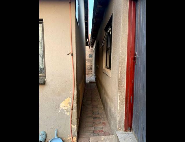 3 BEDROOM HOUSE FOR SALE IN PROTEA GLEN